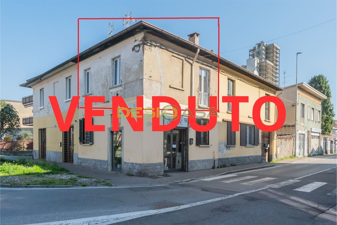 Bilocale ristrutturato con cantina in corte a Desio