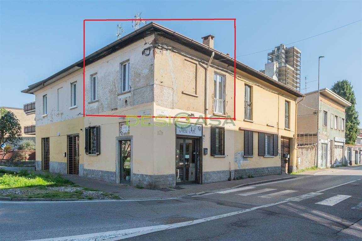 Bilocale ristrutturato con cantina in corte a Desio