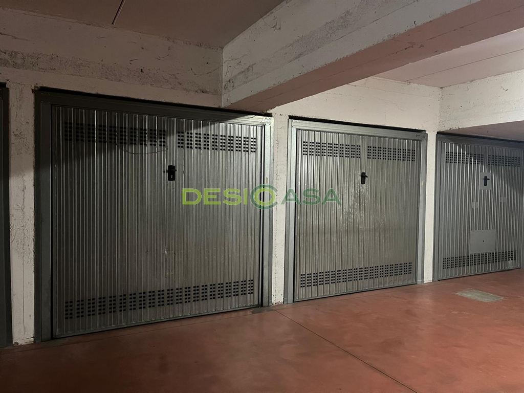 BOX IN VENDITA IN ZONA PISCINA A DESIO